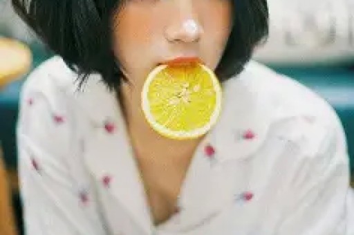 被禁关活该！140万美女网红摆拍被央媒怒批目前仍未道歉