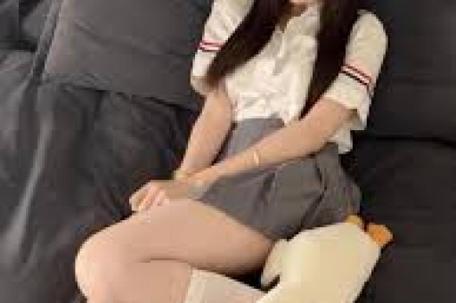 网红红毯无滤镜惊天反转：皮皮朱脸肿孙恩盛瘦成杆 全网热议撞脸原形毕露